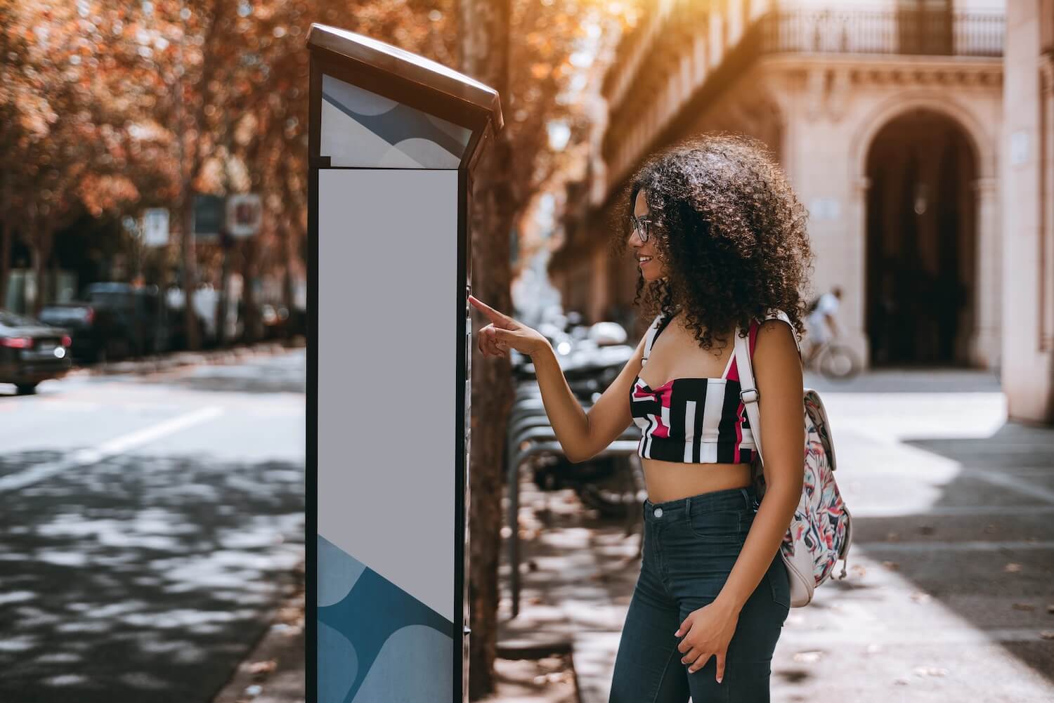 How to Select the Right Touchscreen Kiosk for Your Business Needs / Touch Screen Solutions